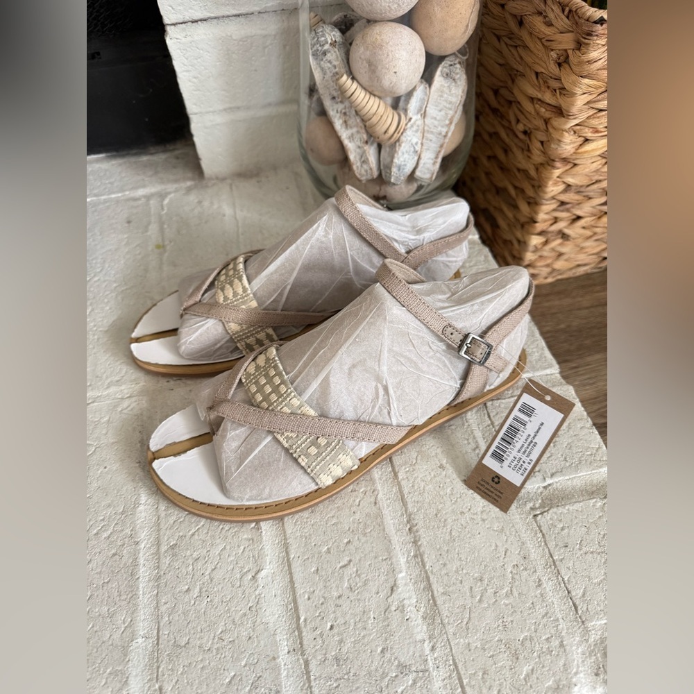 TOMS Womens Sandals Size 8.5 Beige Strappy Flat Buckle Summer Boho New